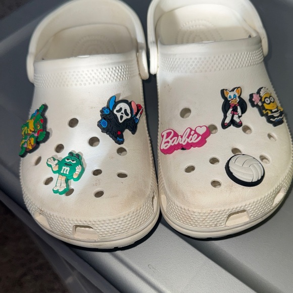 CROCS woman’s 5 White Sandals with Colorful Charms - Picture 7 of 7